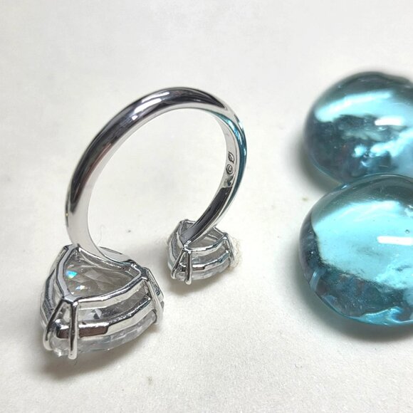 Authentic Swarovski Millenia Cocktail Ring Rhodium Finish Clear Crystals Size 6 - Picture 5 of 6